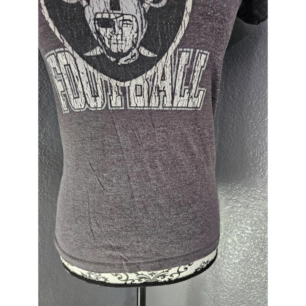 Women's NFL Las Vegas Raiders Blouse Top Short Sleeve Size Small Gray Football - Picture 3 of 10